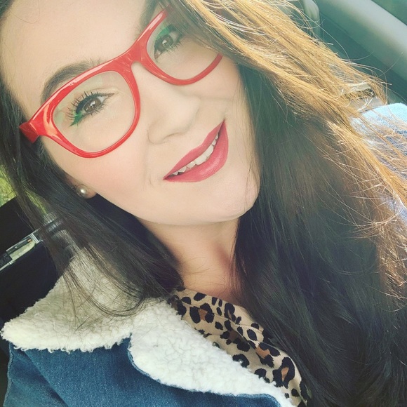 Meet your Posher, Katie - Picture 2 of 8